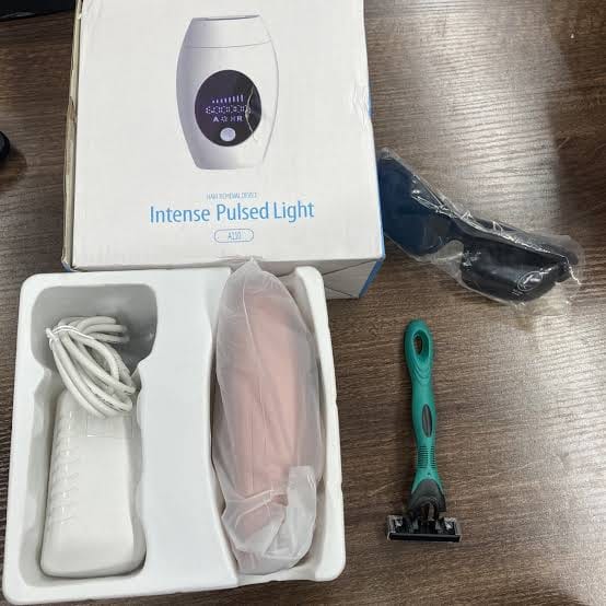 Hair Removal Device Intense Pulsed light for Women and Men.